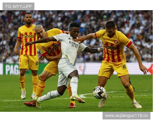 维尼修斯与罗纳尔迪尼奥的花式突破对比：技巧运用与比赛影响差异在哪？