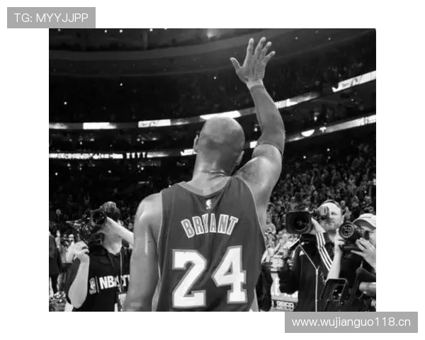 科比凌晨四点的洛杉矶，我连他家车库灯都还没见过