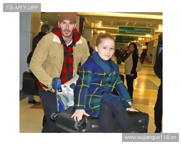 贝克汉姆遛娃那天，五辆豪车跟着、两队保镖护边，路人尴尬成了观众